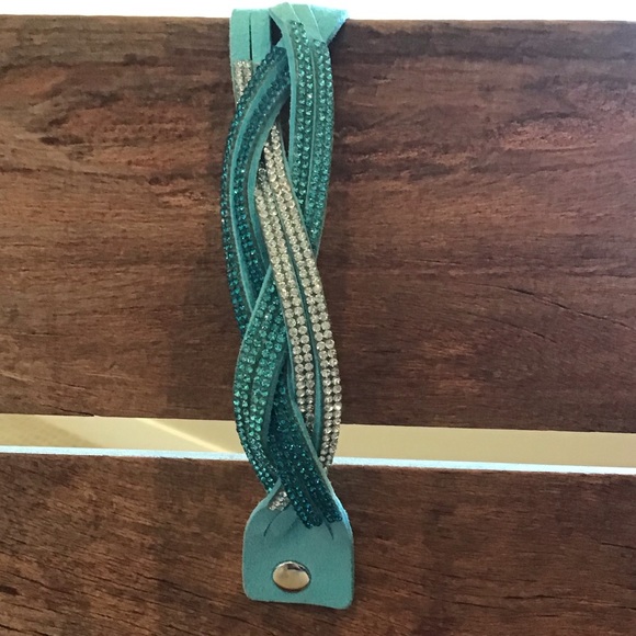 Swarovski Jewelry - 🎀 YIK FUNG Swarovski crystal wrap bracelet